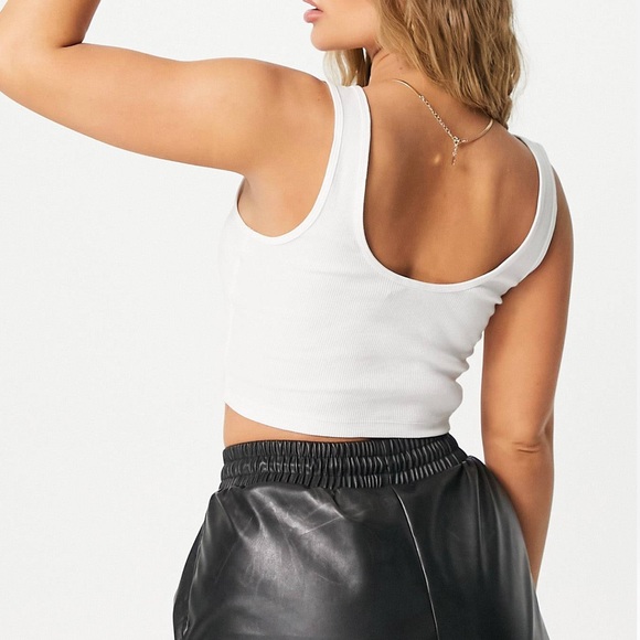 💯3/30$ NWT ASOS DESIGN snaps front crop tank top in white - Picture 2 of 7